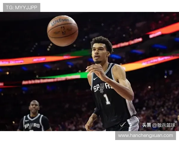 福克斯首节高光表现后下半场低迷仅得6分全场贡献25分助球队拼搏